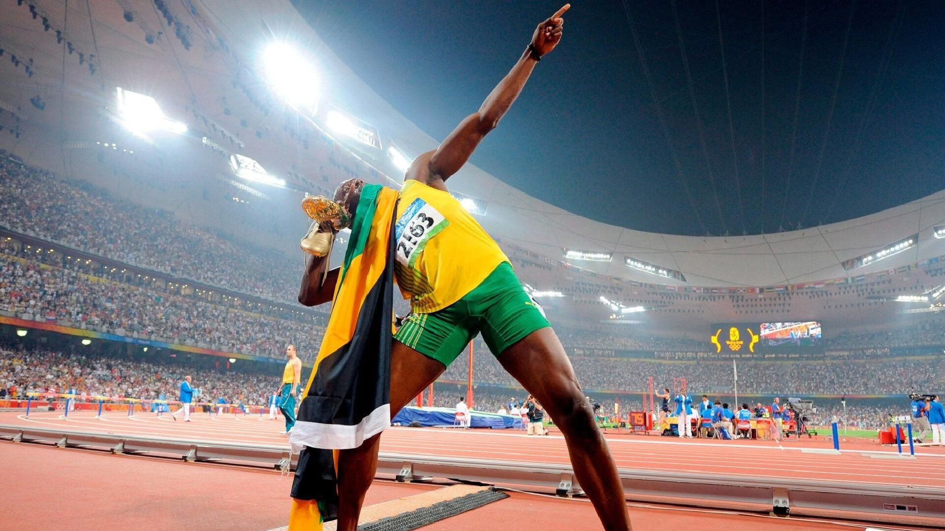 DB电竞官网平台-德甲争冠战之夜，哈登冠军级表现，跨越体育的胜利哲学