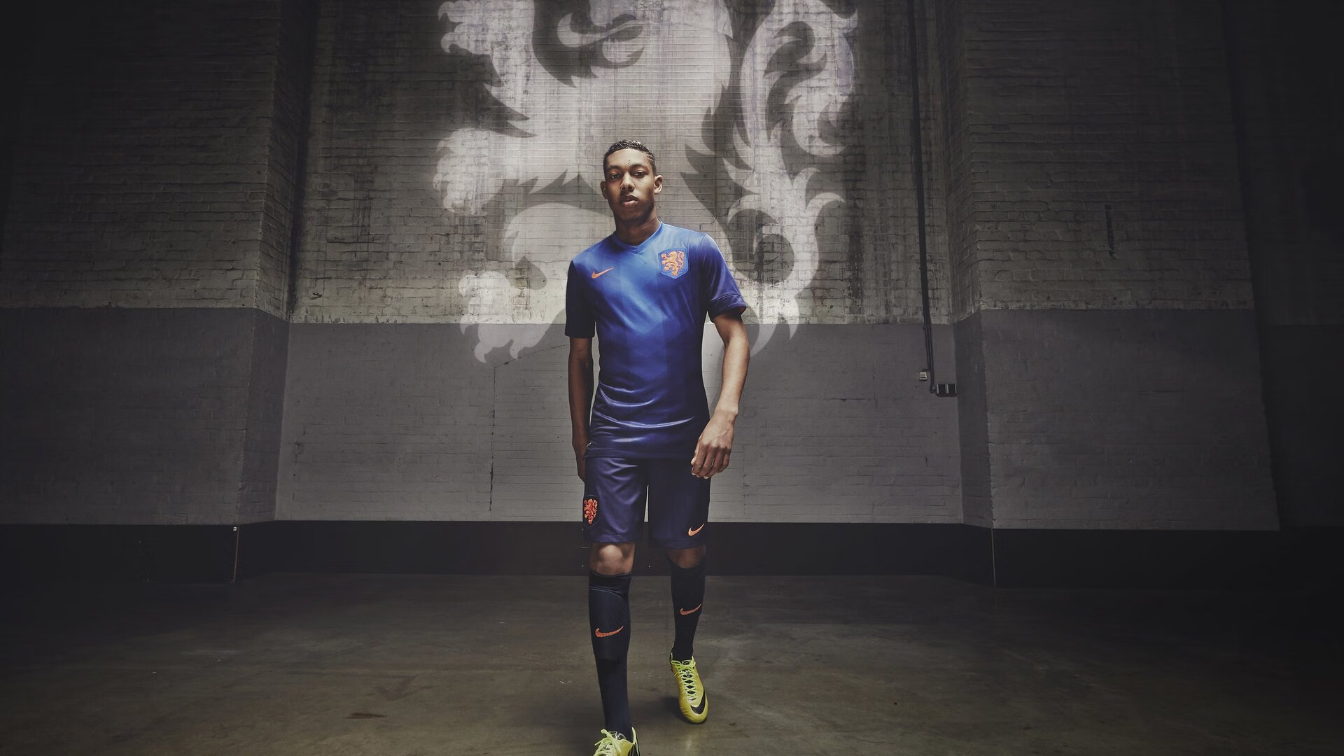 北欧童话与南美魔法,当丹麦铁壁遭遇内马尔生涯之夜