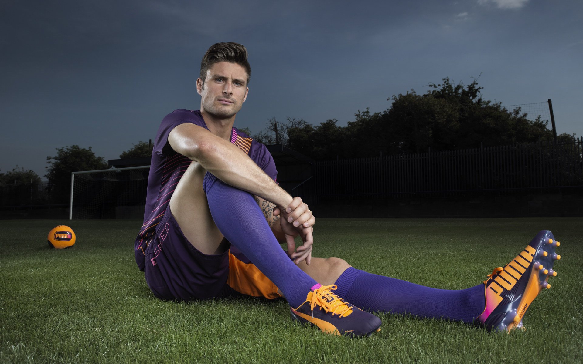 库尔图瓦关键节点连续得分,那不勒斯战术革新拿下喀麦隆新星